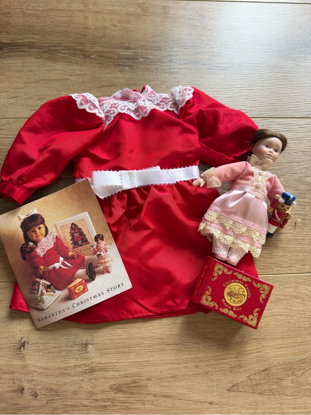 Samantha’s Christmas Story by American Girl